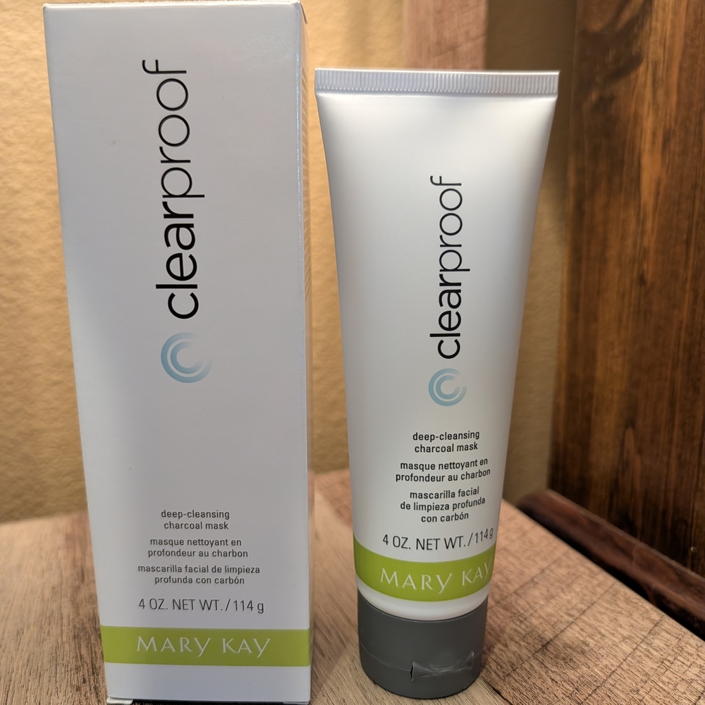 Mary Kay Clearproof Charcoal Mask - White and Gray